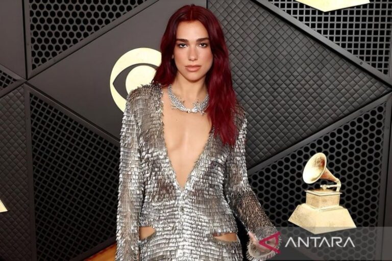 Dua Lipa Terima Penghargaan Bergengsi di Grammy Awards 2025